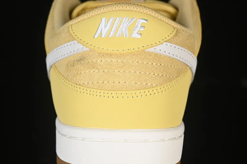 All Categories Nk SB Dunk Series Nk SB Dunk Low Low-top sneakers Nike SB Dunk Low "Saturn Gold" Warm Yang Yellow Low-top casual skateboard shoes FJ1674-700